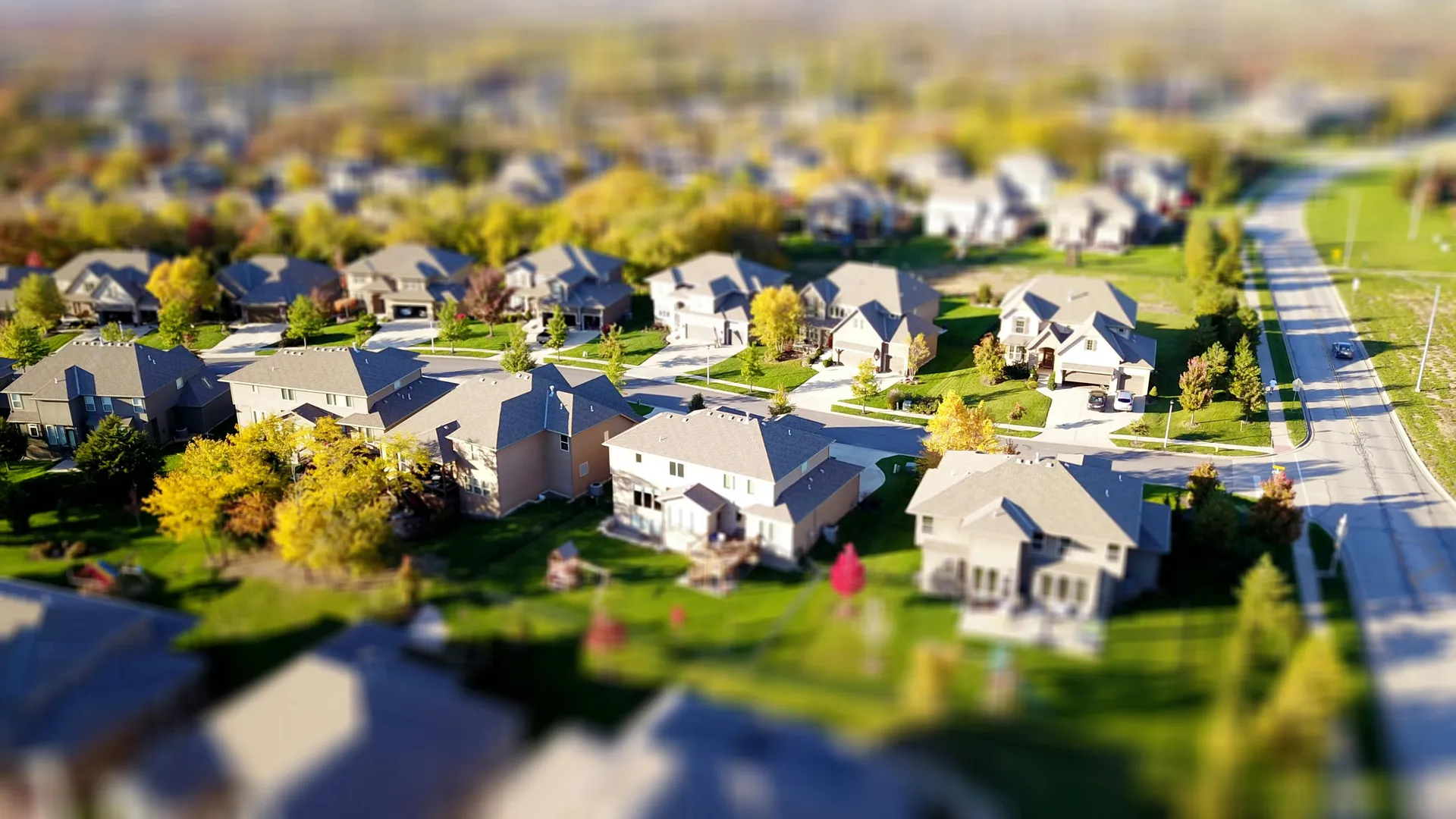 Agent showing client a neighborhood